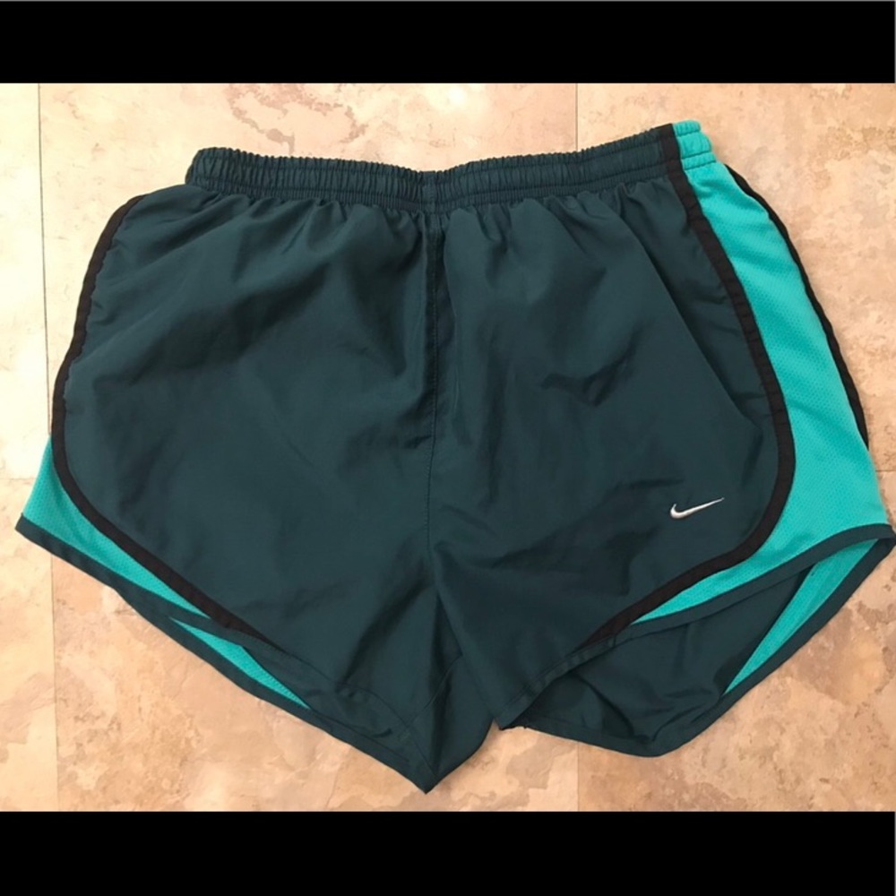 Small Nike Tempo Running Shorts. Green/Teal